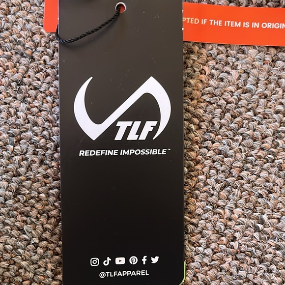 TLF fitted work out shorts - Picture 3 of 9